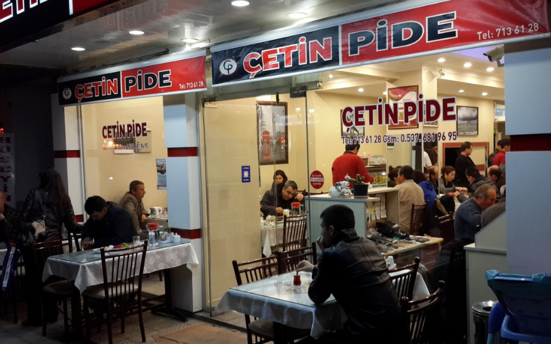 Taş Fırında Lezzet Sanatı: Çetin Pide'nin Sırrı Nedir?